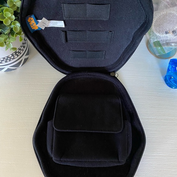 PowerA Nintendo 3DS Star Wars Helmet StormTrooper Travel / Storage Case - Picture 4 of 9